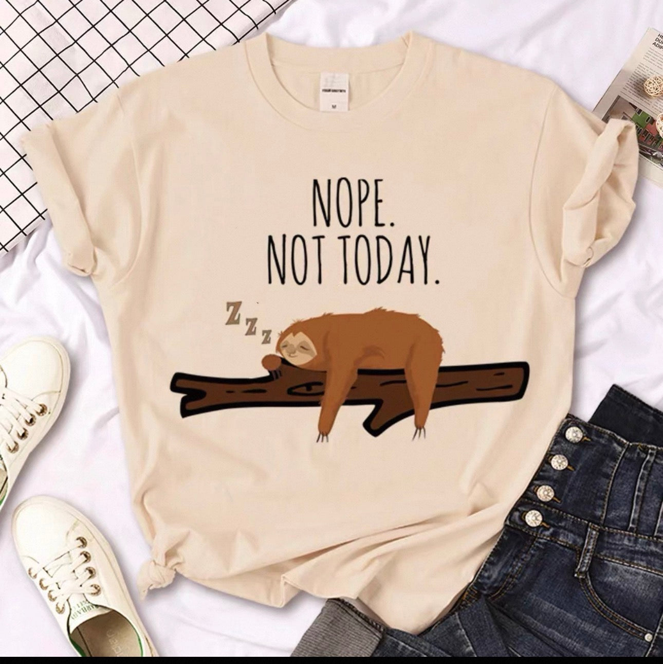 Women's Sloth Graphic Tee - Funny Sloth T-Shirts Canada | Parcel Theory