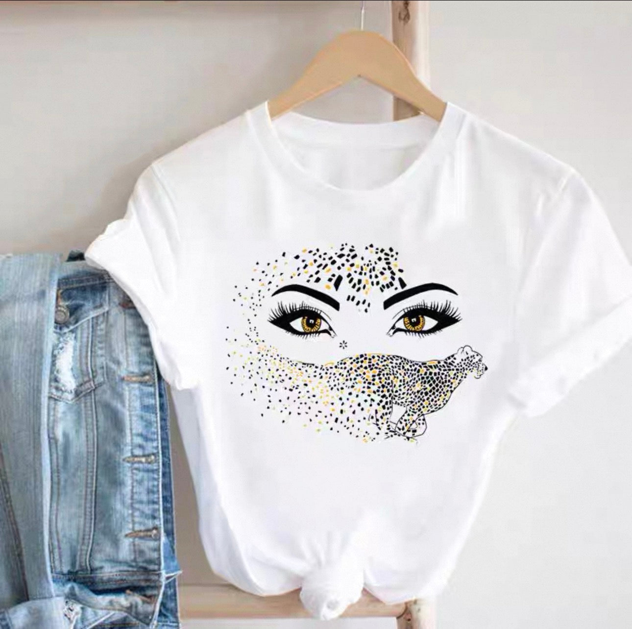 Graphic Tees for Women Canada | Lash & Beauty Print T-Shirts