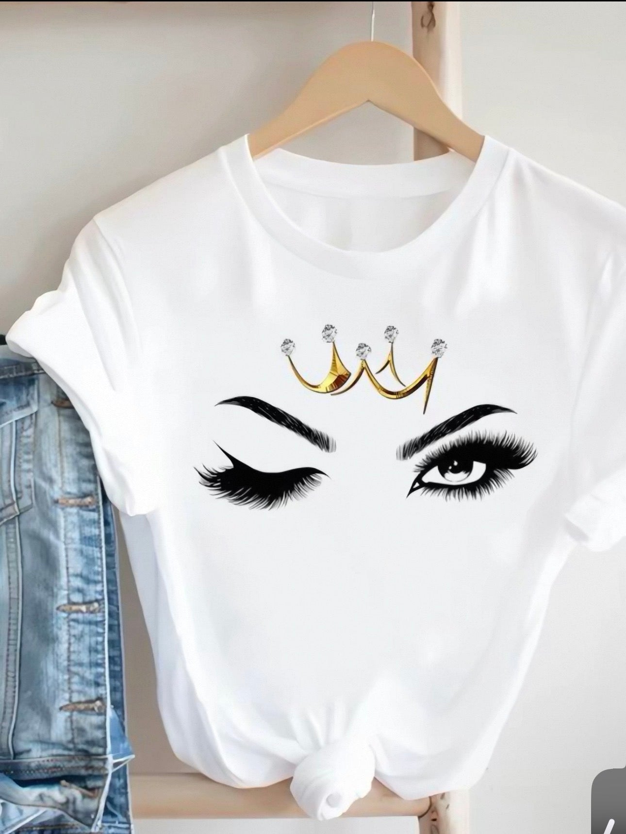 Graphic Tees for Women Canada | Lash & Beauty Print T-Shirts